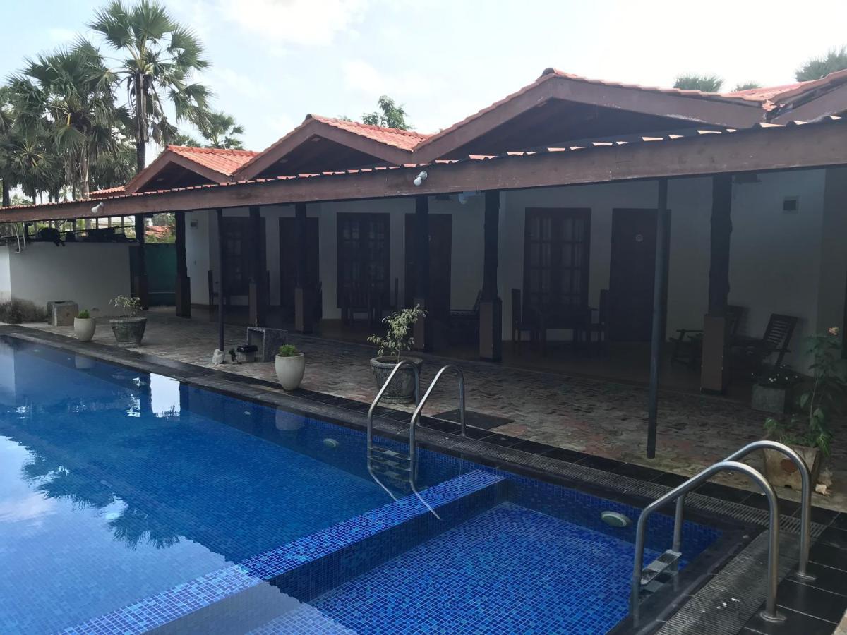 Paris Garden Resort Trincomalee Kültér fotó