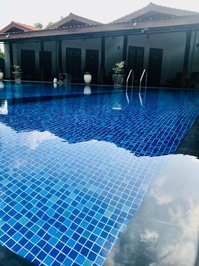 Paris Garden Resort Trincomalee Kültér fotó