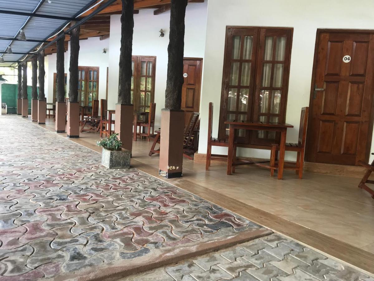 Paris Garden Resort Trincomalee Kültér fotó