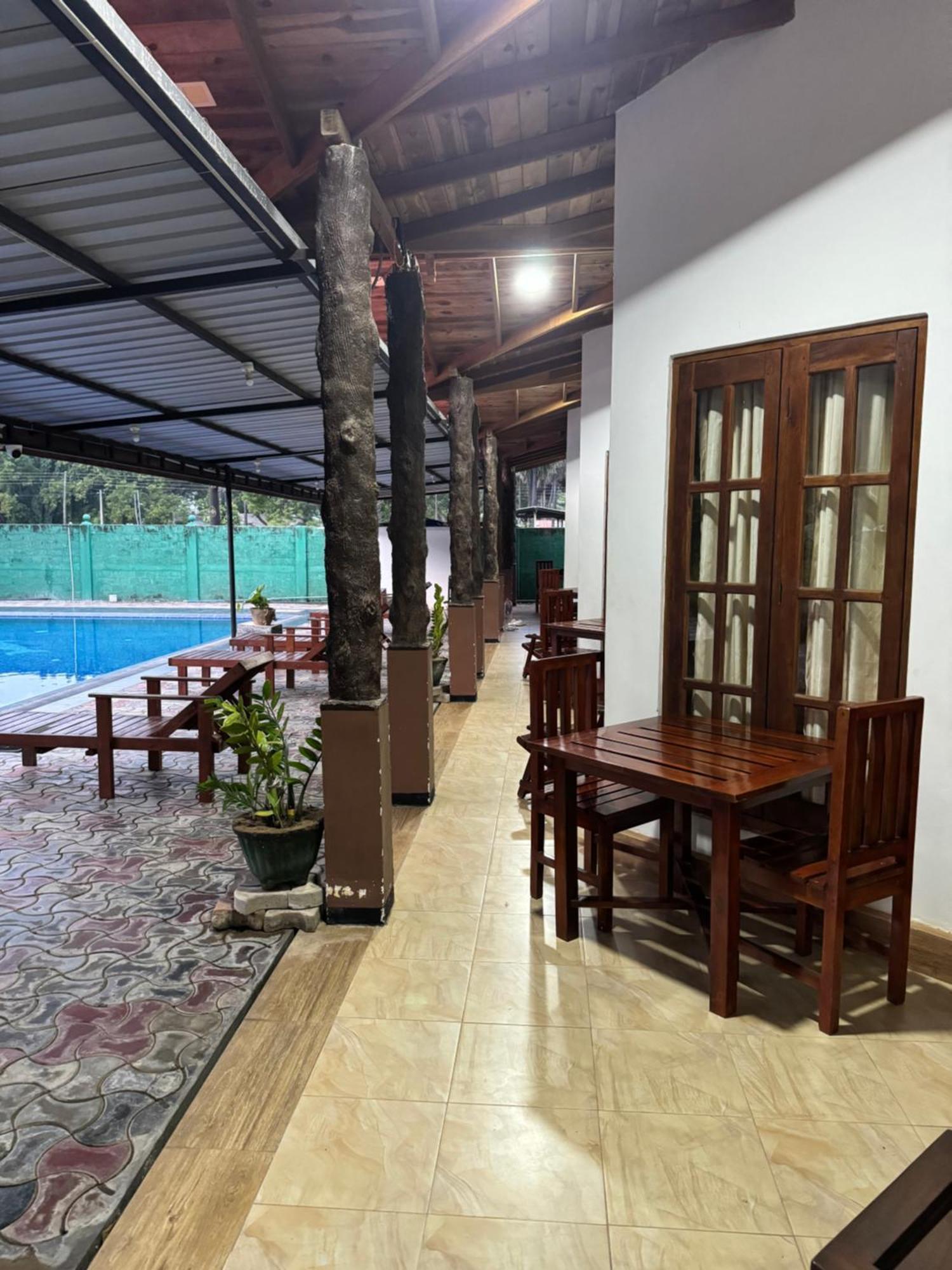 Paris Garden Resort Trincomalee Kültér fotó