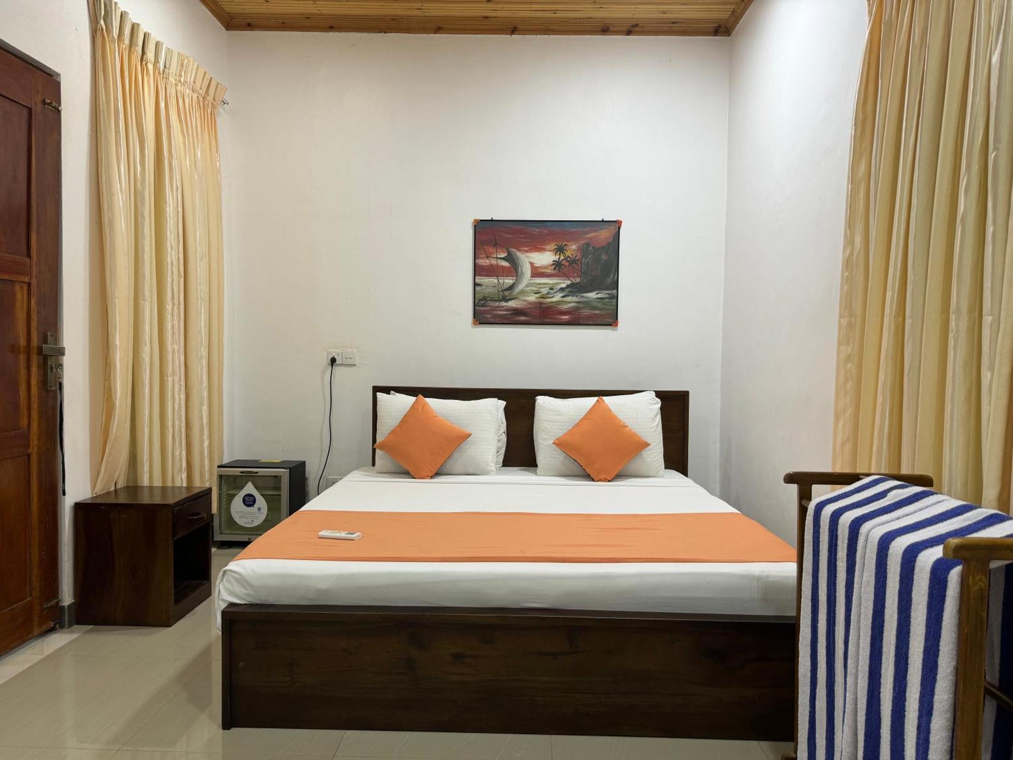 Paris Garden Resort Trincomalee Kültér fotó