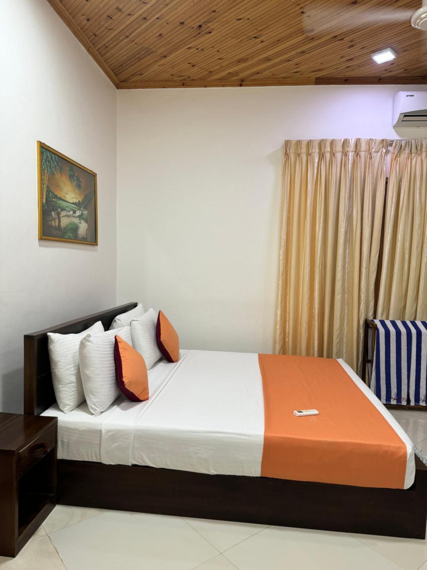 Paris Garden Resort Trincomalee Kültér fotó