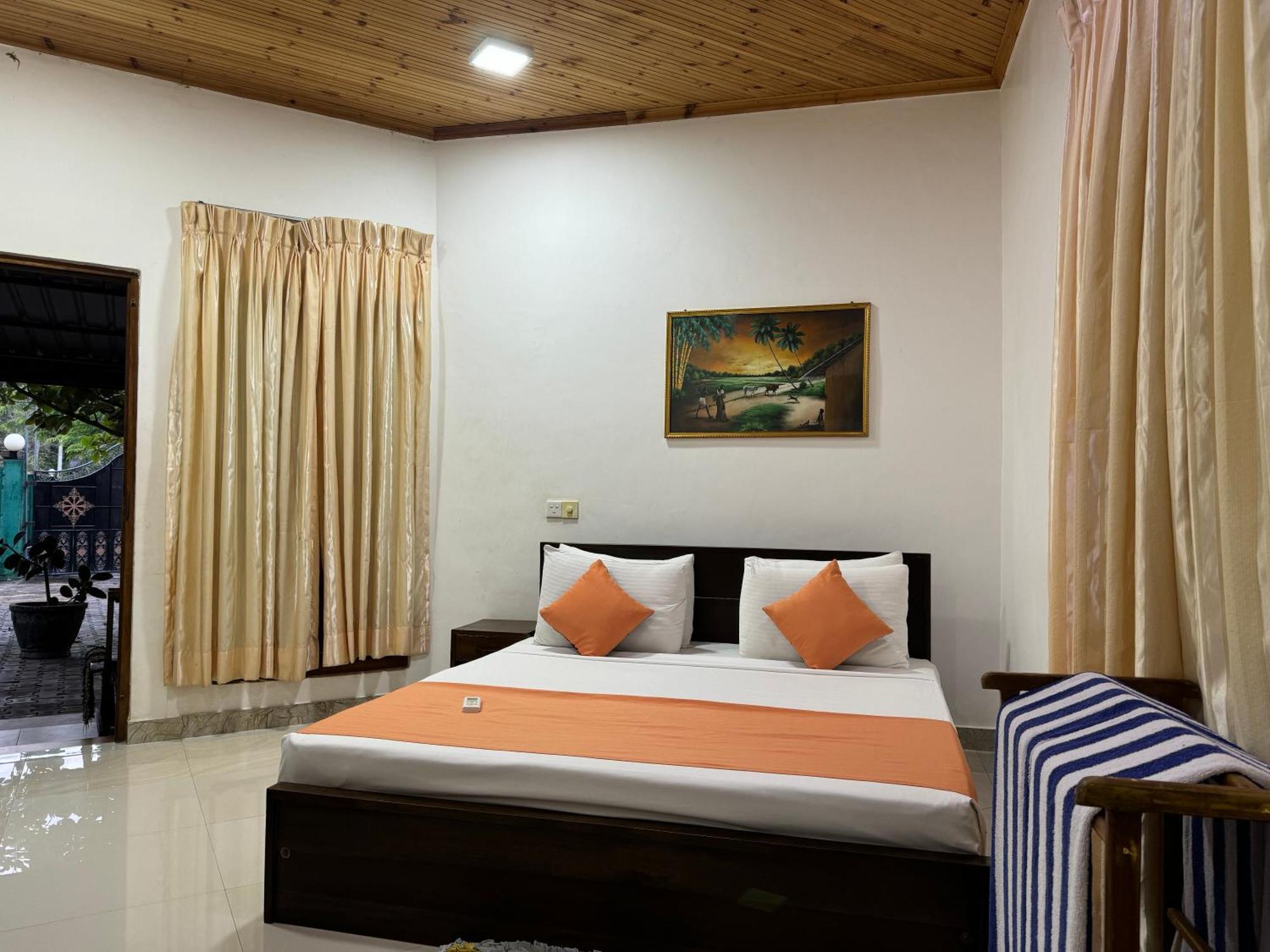 Paris Garden Resort Trincomalee Kültér fotó