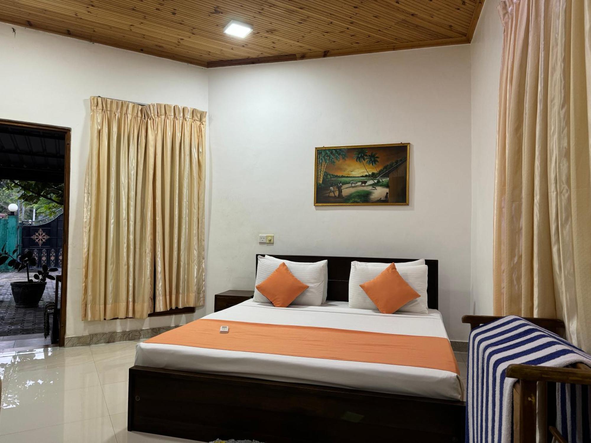Paris Garden Resort Trincomalee Kültér fotó