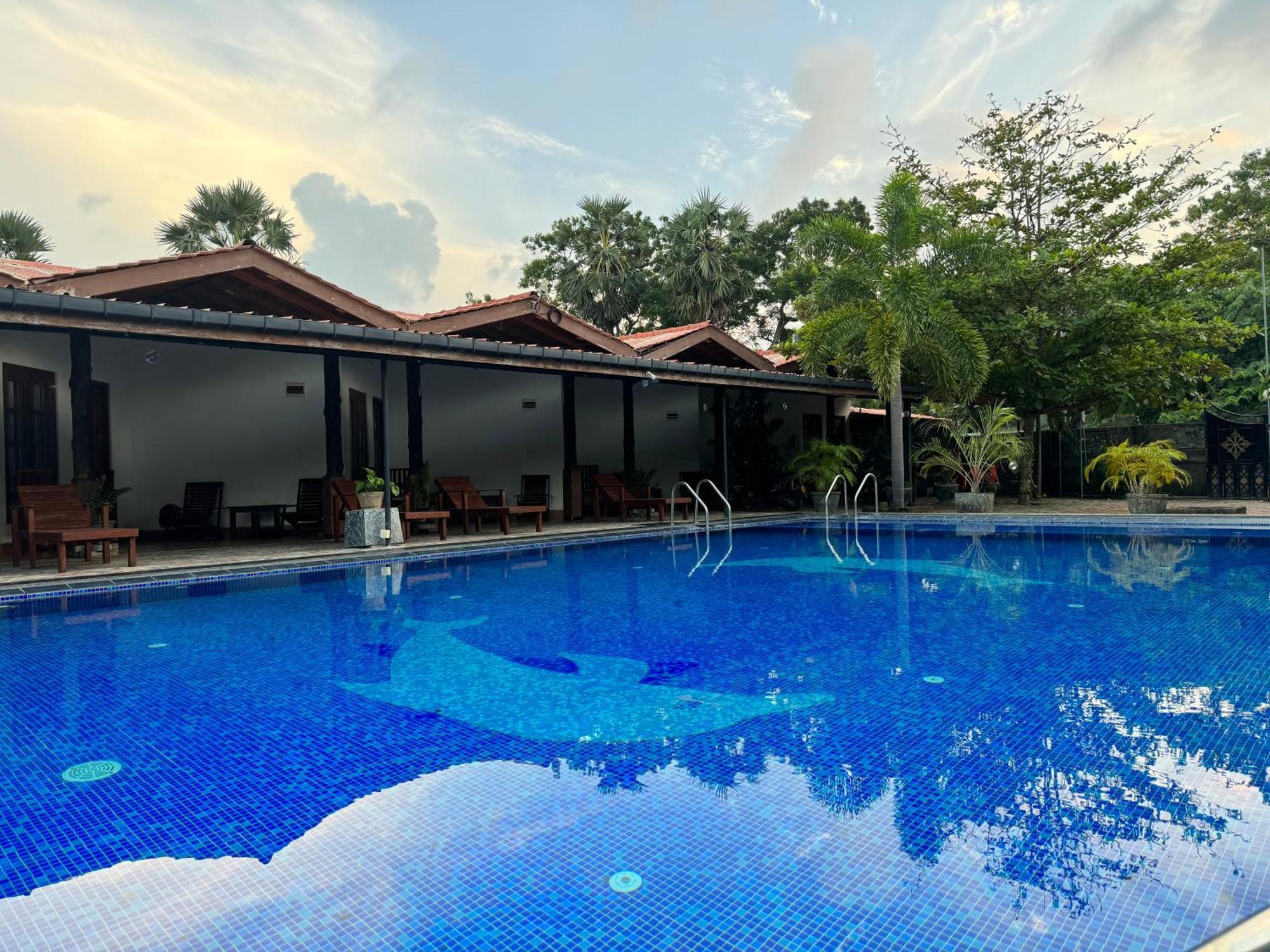 Paris Garden Resort Trincomalee Kültér fotó